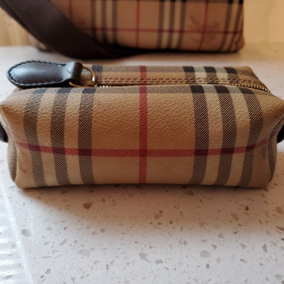 Burberry haymarket crossbody - Picture 7 of 7